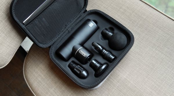 Pistola de Massagem Muscular Profunda com 6 Cabeças