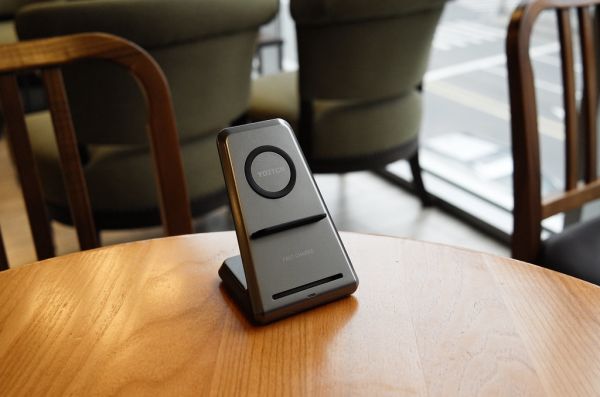 Carregador Sem Fio Magnético 3 em 1 para Celular e Fones - detalhe